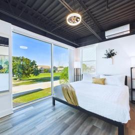 Rocket Launch View Loft Near Beach & Port-Unit 209