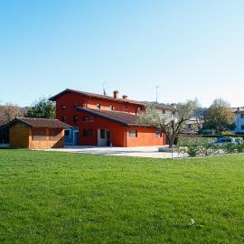 Dolcevita guest house, hotel in Torreano