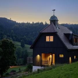 Bergforelle - Bilderbuchausblicke, Sauna und Genussmomente in einer ehemaligen Kapelle, hotel in Baiersbronn