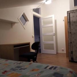 Cozy room in house โรงแรมในเยินเชอปิง