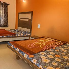 Hotel Sudama Palace - Mahabaleshwar , Couple & Family Stay Rooms with Free Wi-Fi in Main Market, hotel in Mahabaleshwar