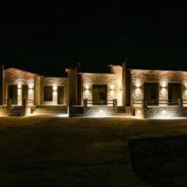Θριές Παρνασσός, hotel din Kalívia