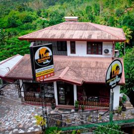 Balatgomuwa में, होटल The Papa Resort Ambuluwawa