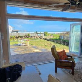Kiwi Bach - Beachfront & Sunsets, hotel a Ahipara