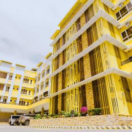 Luxebridge Hotel, viešbutis mieste Davao