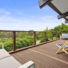 Light-Filled House Near Beaches and Cafes