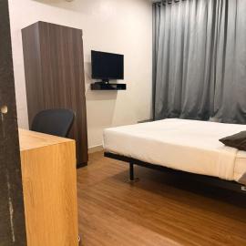 Hotel Lotus, ξενοδοχείο στο Σουράτ