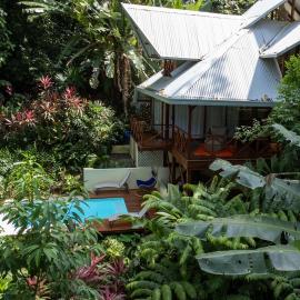 Villa Colibri - Secluded Villa - Short Stroll to Beach, Shops & Restaurants, hotel a Cocles