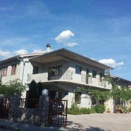 Guest house Sara, hotel in Rijeka