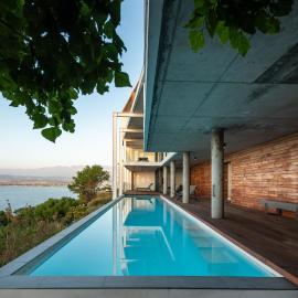 '22 Protea' - Luxury, Style and Elegance - Sleeps 12 in 6 En-suite Bedrooms, hotel in Gordonʼs Bay