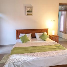Home in Colombo 06 - Minutes from Everywhere, hotel in Kirillapone