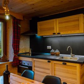 Dolomiti Urban Lodge - casa Marmolada, hotel v destinaci Cencenighe