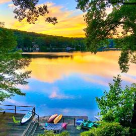 Villa Adriana 4bdr 2 bath lake front dream home, hotel a Vernon