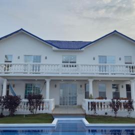 Emerald Luxe Suites, hotel in Isla Grande del Maíz