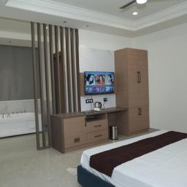 Den Inn, hotel a Hisār