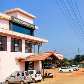 Annapoorna lodge agumbe, hotel in Someshwar