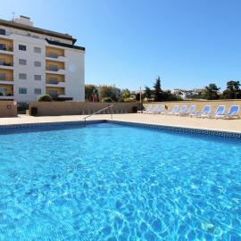 Stylish Apartment - Steps from Marina, Center & Beach