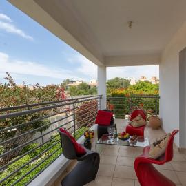 Spacious sea view apartment, hotel u gradu 'Klorakas'