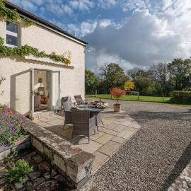Peaceful hideaway for couples in beautiful West Devon countryside