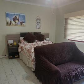 Serene on 5 Cologne, hotel u gradu 'Germiston'