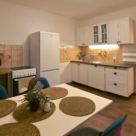Apartmány 86, hotel i Potŭčky