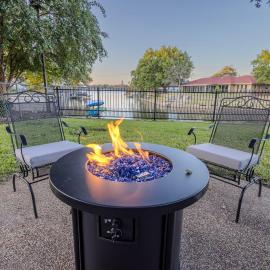 Lakefront Granbury Getaway