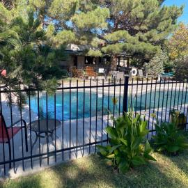 stone village tourist camp, Hotel in Fort Davis