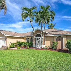 Sunset Pier - Cozy waterfront Vacation Rental Cape, hotel v destinaci Cape Coral