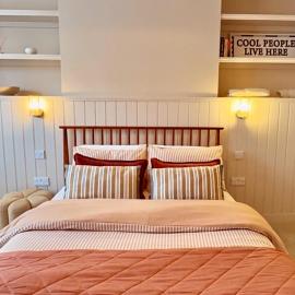 Meredith Mews Ideal location Free on site parking