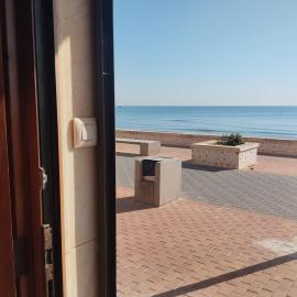 Apartamento en Primera Linea de Playa en Les Palmeres-Vistas al Mar-El Refugio del Mediterráneo