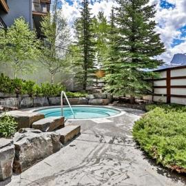Stunning Condo - Hot Tubs & Steam Room - Pets Ok