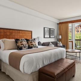 319 Lodge At Spruce Peak Ski In Ski In Ski Out King Studio By Stowe Mountain Rentals, hotel in Stowe