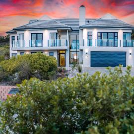 97 Divot Drive, Pinnacle Point Golf & Beach Estate, hotel in Mossel Bay