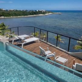 Beachfront 2BR Condo, Private Pool & Tankah Bay