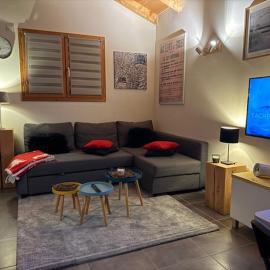 Chaleureux studio plein sud en Tarentaise !, Hotel in Bozel