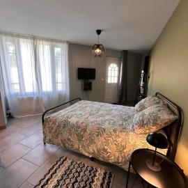 Le studio, hotel u gradu 'Saint-Amand-Mont-Rond'