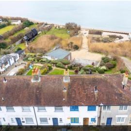 Cowes View Seaside beach cottage,