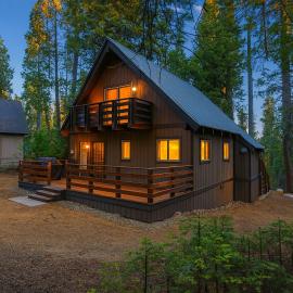 Boss's Cabin - Boss-level views, zero stress!