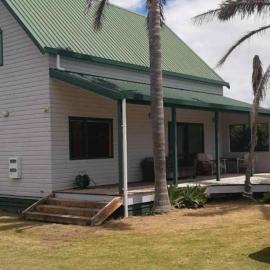 Hosts on the Coast Titoki Palms, hotel a Matarangi