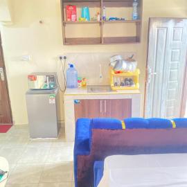 Elluq Modern Cosy Studio Apartment: Mtwapa şehrinde bir otel