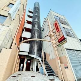 PetitHotel017全室ミニキッチン付きファミリルーム 飲食街中心 阿波踊り会館7分 文理 徳島大学 アスティとくしま車8分, hotel en Tokushima