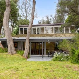 Banksia Waterfront Beachhouse