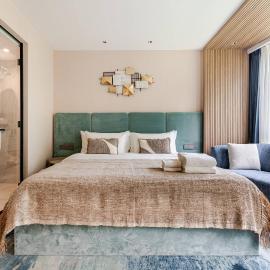 Laya Resort Garden Escape- Tropical Serenity Suite, hotel em Layan Beach