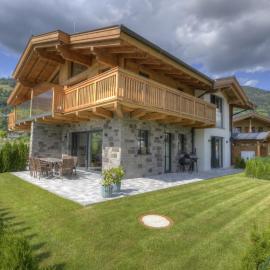 Deer & Dear Luxury Chalet, Hotel in Piesendorf