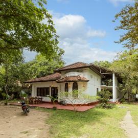 Siri Medura Surf and Yoga, hotel din Midigama East