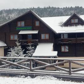Drozdovichi Resort, khách sạn ở Oryavchyk
