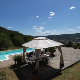 Scappo in Umbria, i casali del Re