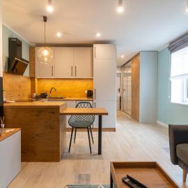 Fabryczna City Apartment by BookingHost