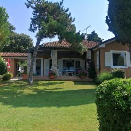 Summer House Špina, hotel u gradu Pelegrin