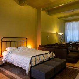 Spacious home in the heart of Antwerp!, хотел в Антверпен
